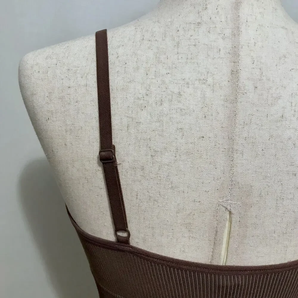 B. Tempt’D nwot brown